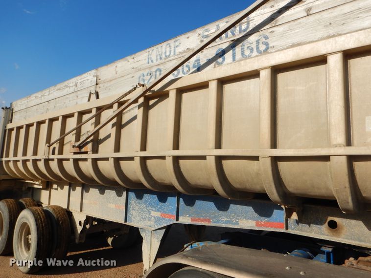 image for item GE9583 1979 Fruehauf end dump trailer