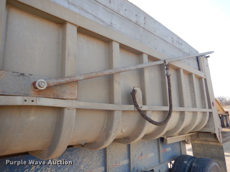 image for item GE9583 1979 Fruehauf end dump trailer