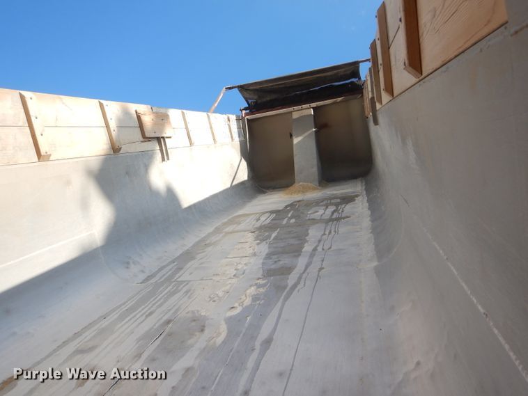 image for item GE9583 1979 Fruehauf end dump trailer