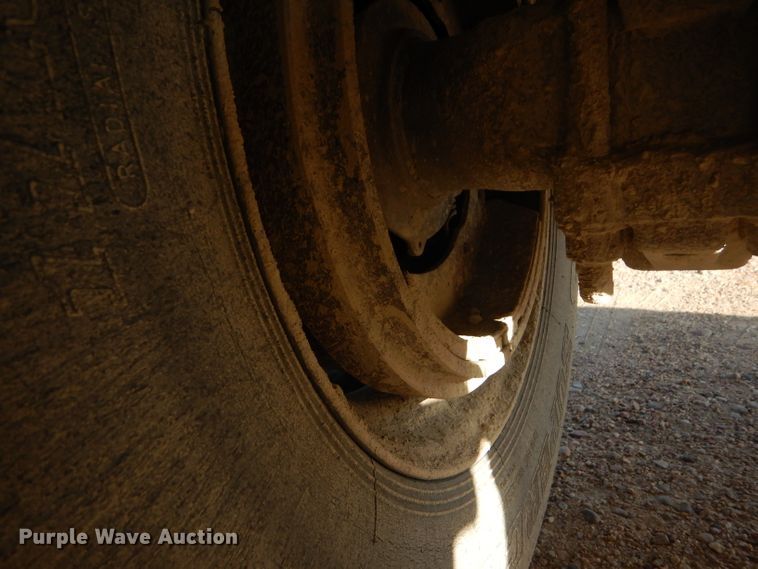 image for item GE9583 1979 Fruehauf end dump trailer