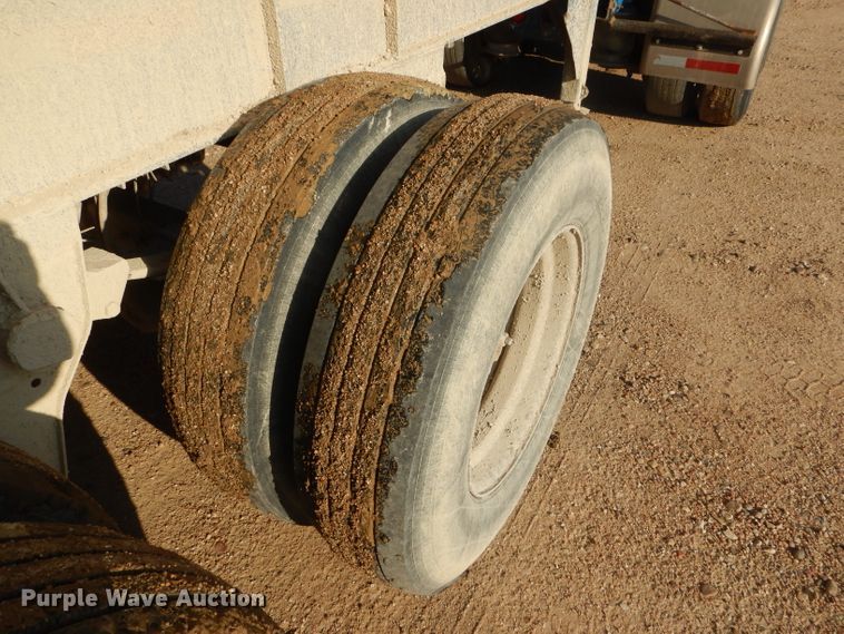 image for item GE9583 1979 Fruehauf end dump trailer