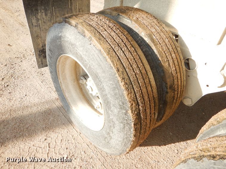 image for item GE9583 1979 Fruehauf end dump trailer