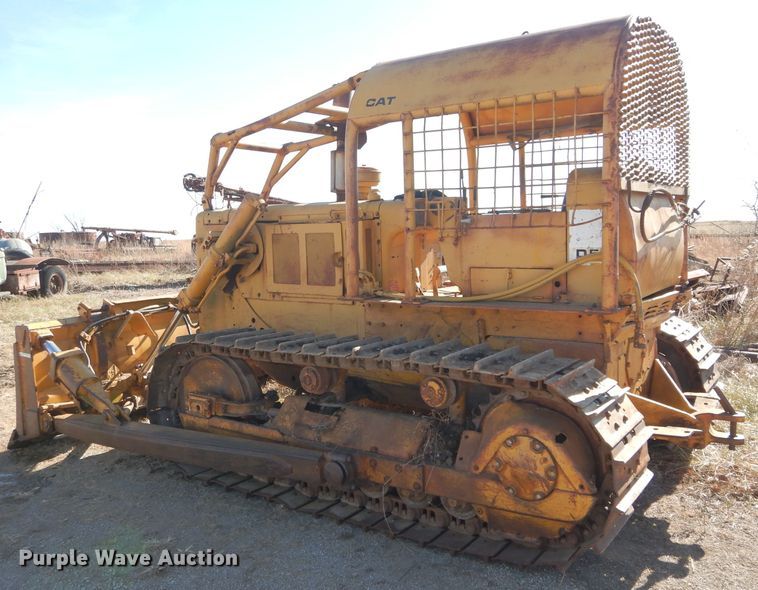 image for item GF9831 1972 Caterpillar D5 dozer
