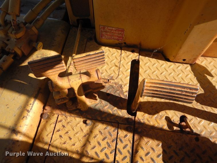 image for item GF9831 1972 Caterpillar D5 dozer