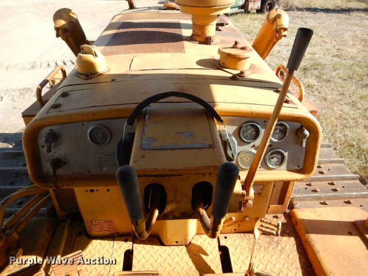 image for item GF9831 1972 Caterpillar D5 dozer