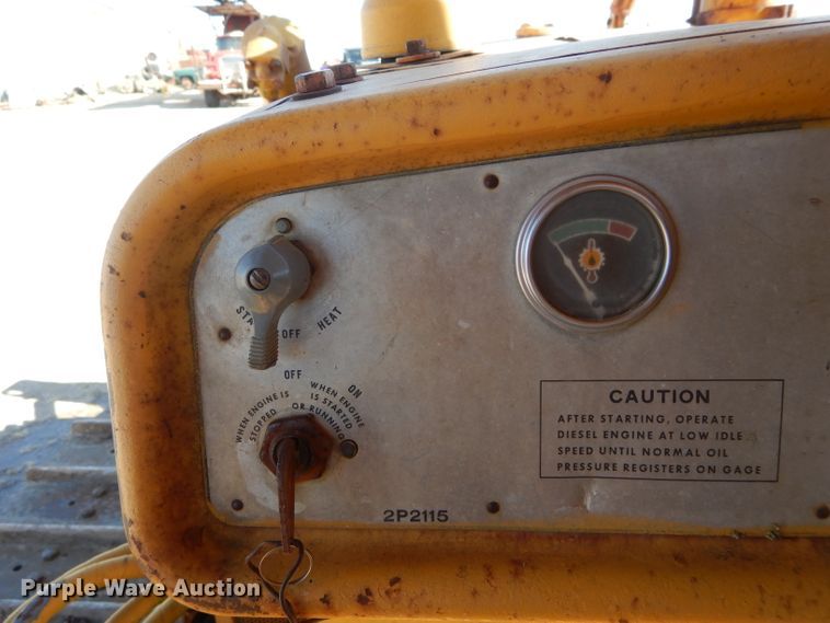 image for item GF9831 1972 Caterpillar D5 dozer