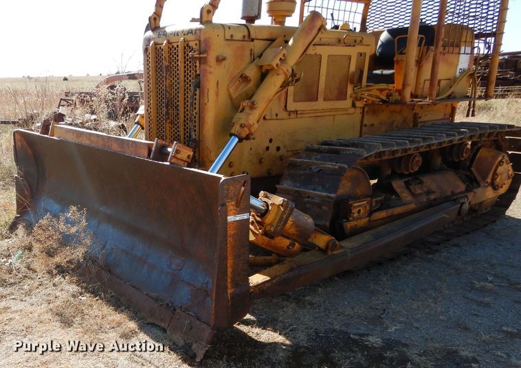 image for item GF9831 1972 Caterpillar D5 dozer