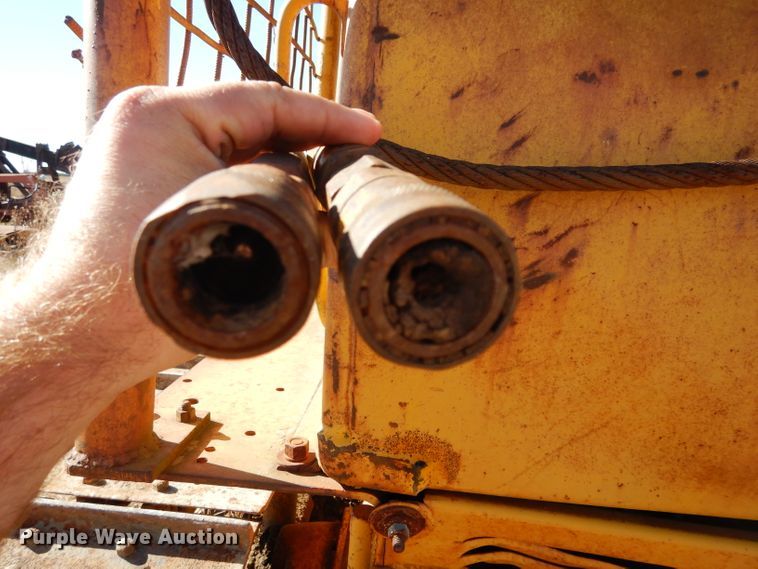 image for item GF9831 1972 Caterpillar D5 dozer