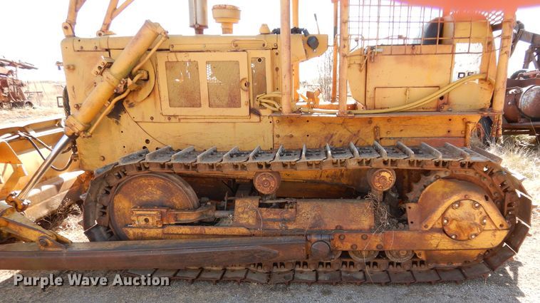 image for item GF9831 1972 Caterpillar D5 dozer