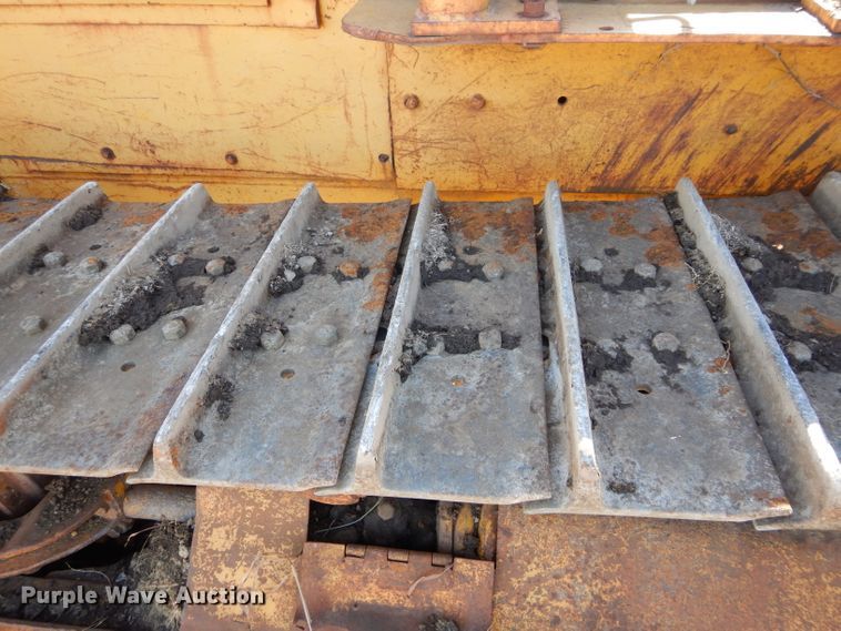image for item GF9831 1972 Caterpillar D5 dozer