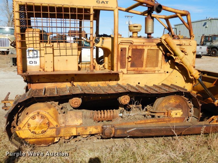 image for item GF9831 1972 Caterpillar D5 dozer