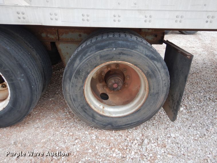 image for item GF9838 1990 Fruehauf FB915-12-53LP dry van trailer