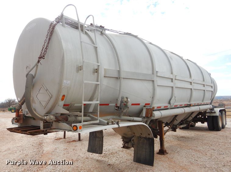 image for item GF9839 1968 Butler pneumatic dry bulk trailer