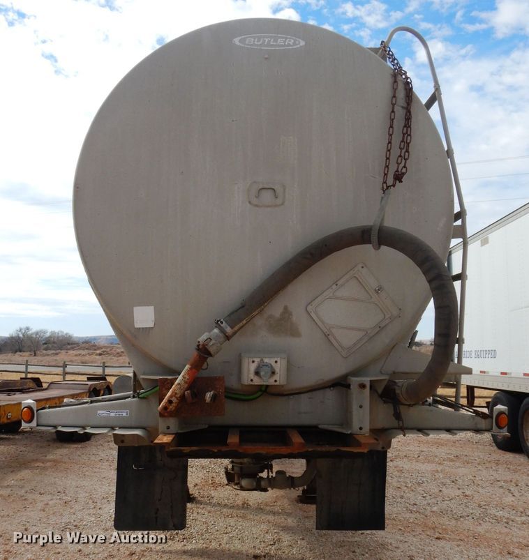 image for item GF9839 1968 Butler pneumatic dry bulk trailer