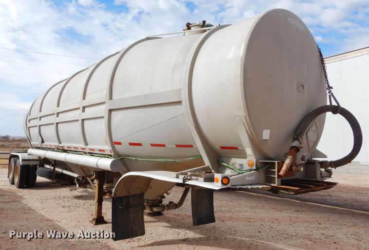 image for item GF9839 1968 Butler pneumatic dry bulk trailer