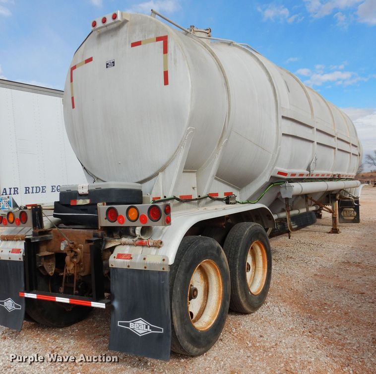image for item GF9839 1968 Butler pneumatic dry bulk trailer