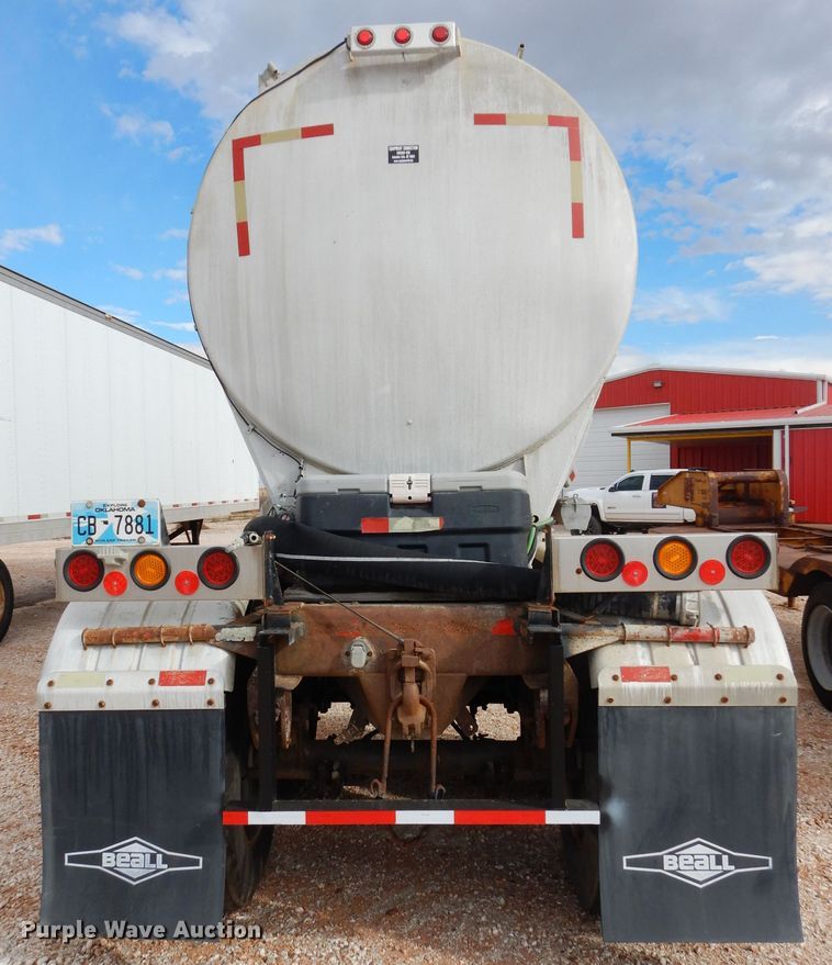 image for item GF9839 1968 Butler pneumatic dry bulk trailer