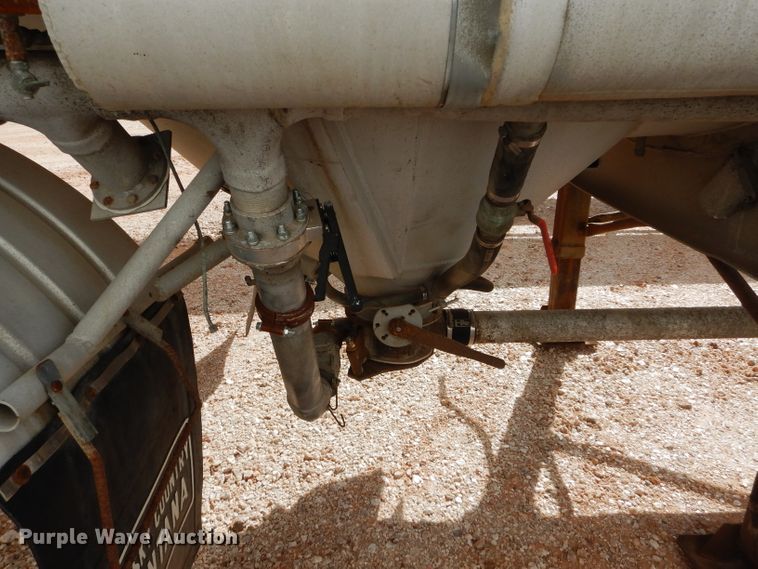 image for item GF9839 1968 Butler pneumatic dry bulk trailer