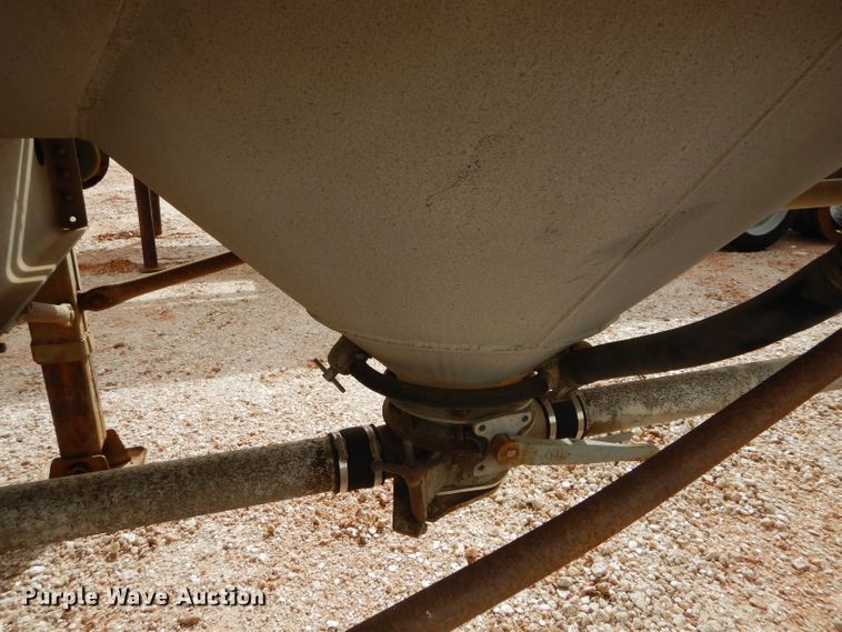 image for item GF9839 1968 Butler pneumatic dry bulk trailer