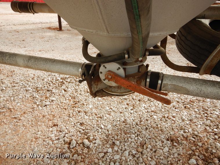 image for item GF9839 1968 Butler pneumatic dry bulk trailer