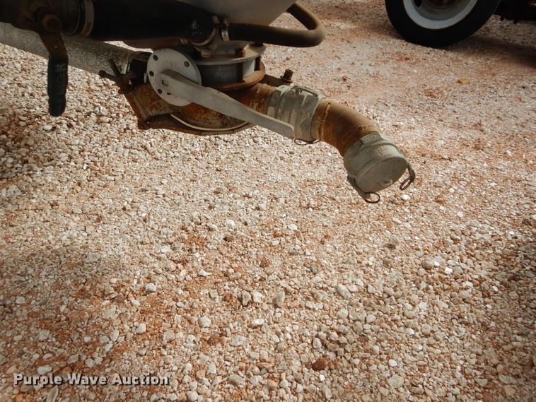 image for item GF9839 1968 Butler pneumatic dry bulk trailer