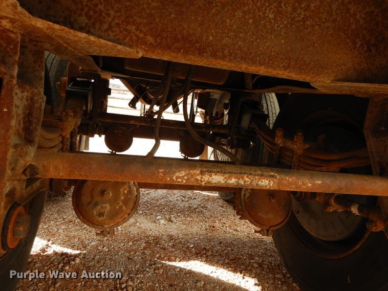 image for item GF9839 1968 Butler pneumatic dry bulk trailer