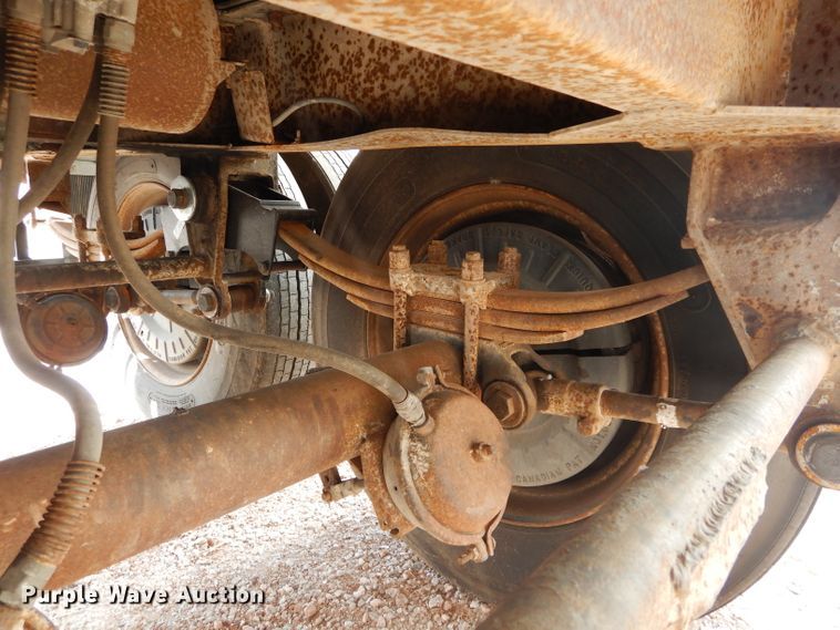 image for item GF9839 1968 Butler pneumatic dry bulk trailer