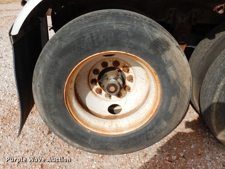 image for item GF9839 1968 Butler pneumatic dry bulk trailer