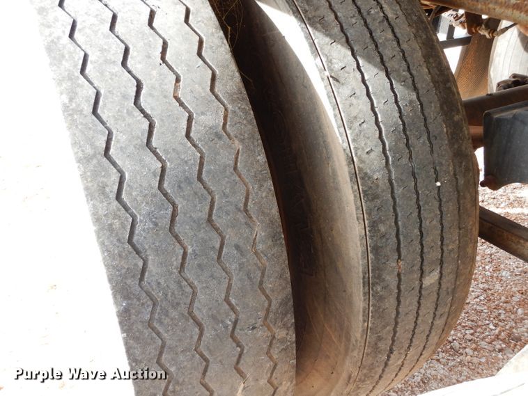 image for item GF9839 1968 Butler pneumatic dry bulk trailer