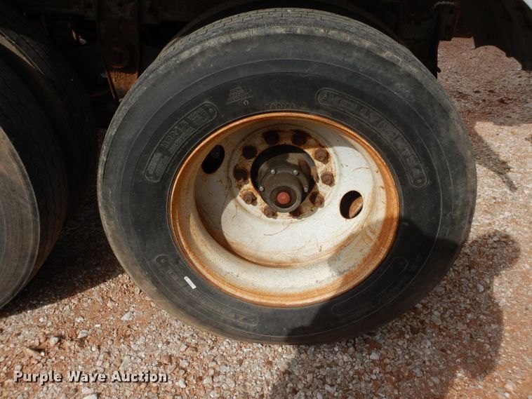 image for item GF9839 1968 Butler pneumatic dry bulk trailer