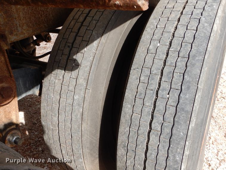 image for item GF9839 1968 Butler pneumatic dry bulk trailer