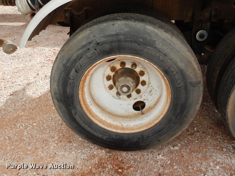 image for item GF9839 1968 Butler pneumatic dry bulk trailer