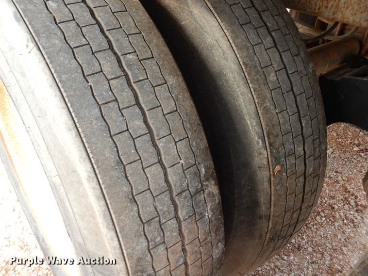 image for item GF9839 1968 Butler pneumatic dry bulk trailer