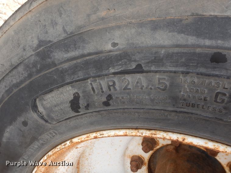 image for item GF9839 1968 Butler pneumatic dry bulk trailer