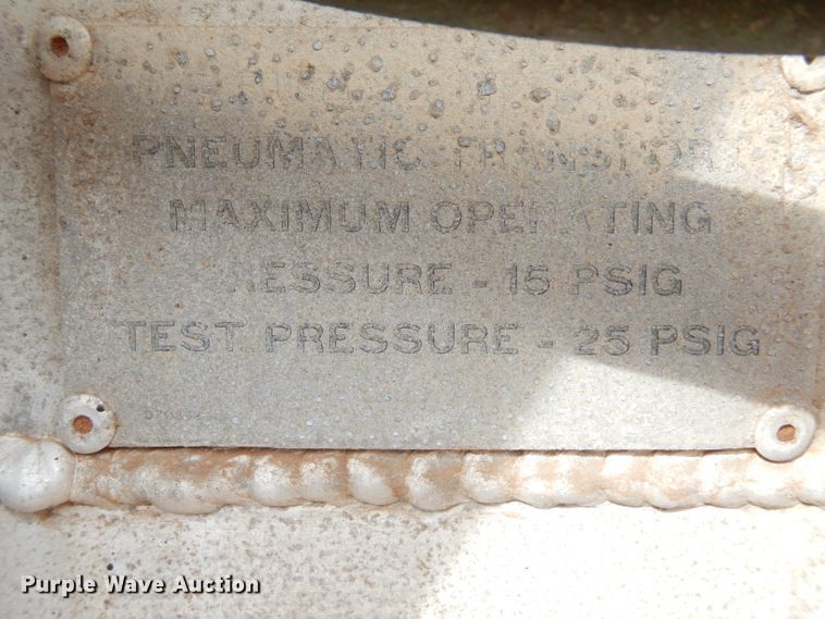 image for item GF9839 1968 Butler pneumatic dry bulk trailer