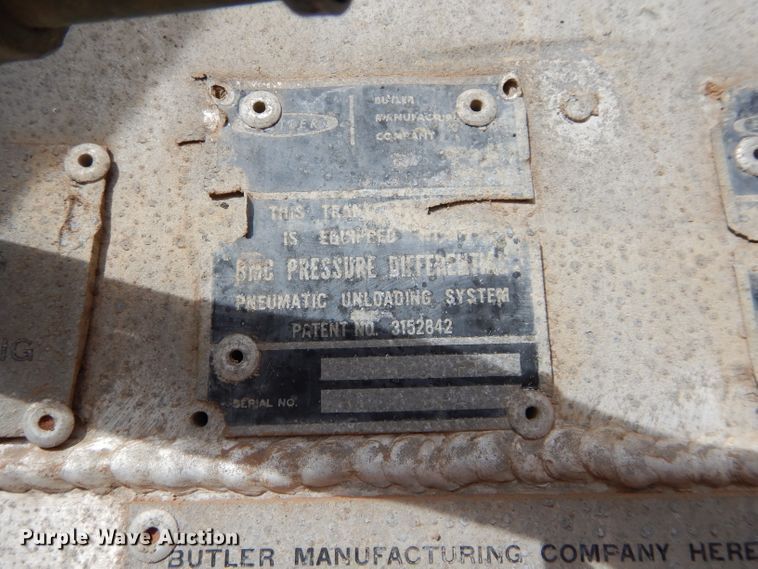 image for item GF9839 1968 Butler pneumatic dry bulk trailer