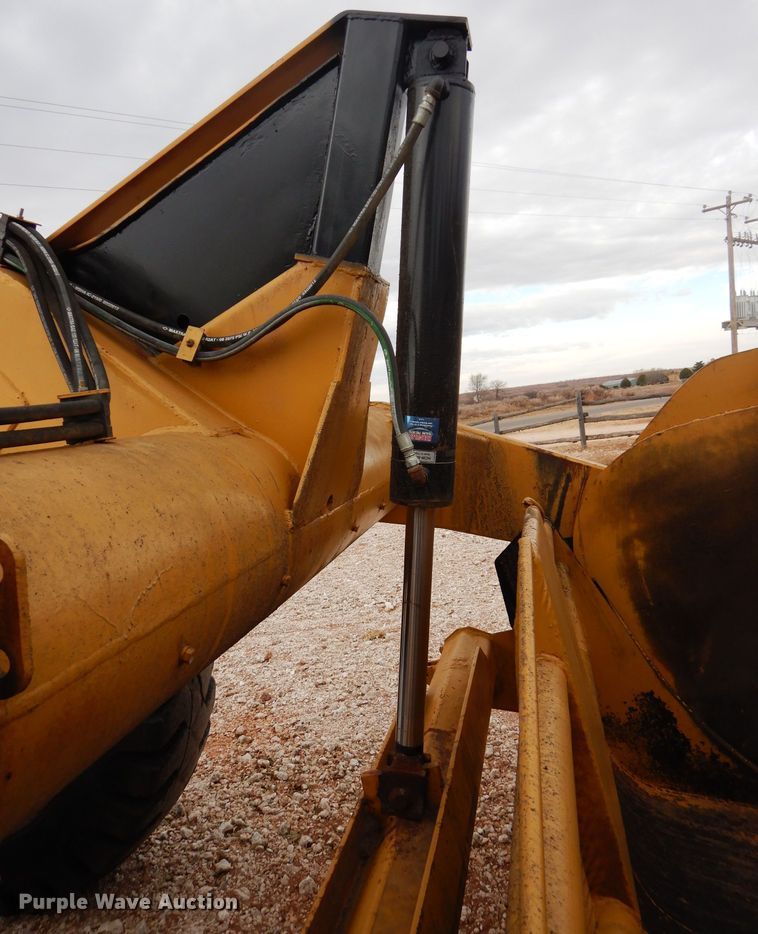 image for item GF9844 Caterpillar 60 scraper