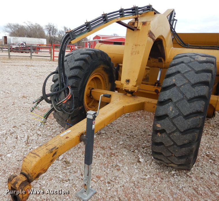 image for item GF9844 Caterpillar 60 scraper