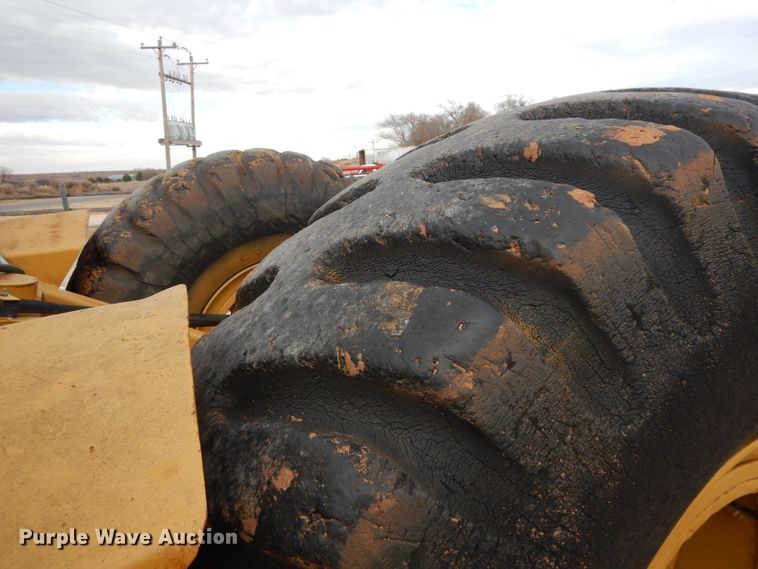 image for item GF9844 Caterpillar 60 scraper