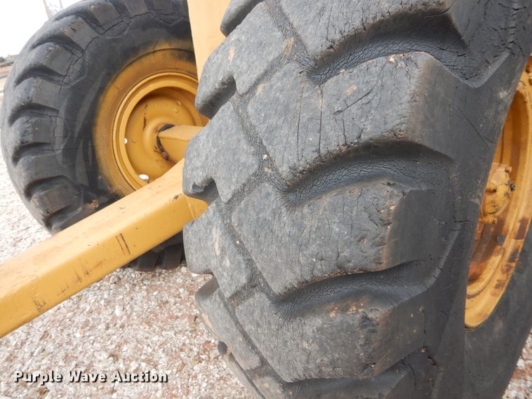 image for item GF9844 Caterpillar 60 scraper