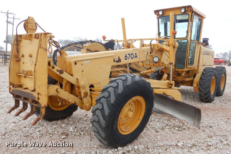 image for item GF9845 1980 John Deere 670A motor grader