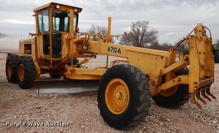 image for item GF9845 1980 John Deere 670A motor grader