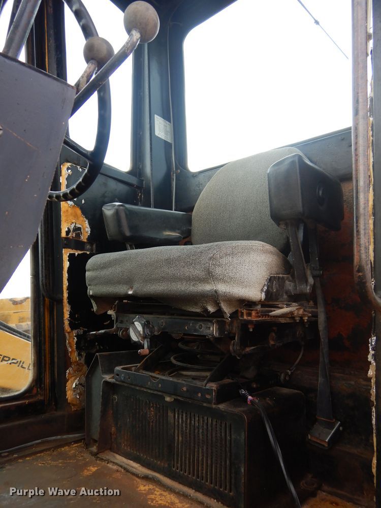 image for item GF9845 1980 John Deere 670A motor grader