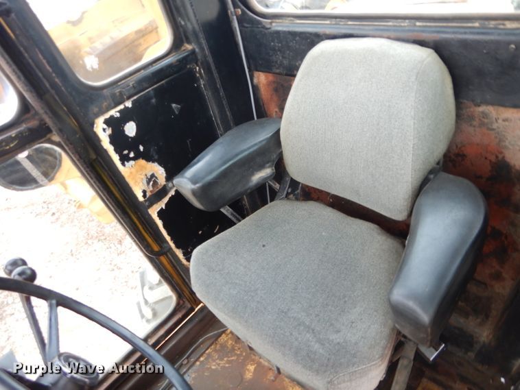 image for item GF9845 1980 John Deere 670A motor grader