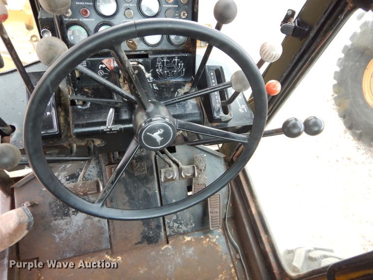 image for item GF9845 1980 John Deere 670A motor grader