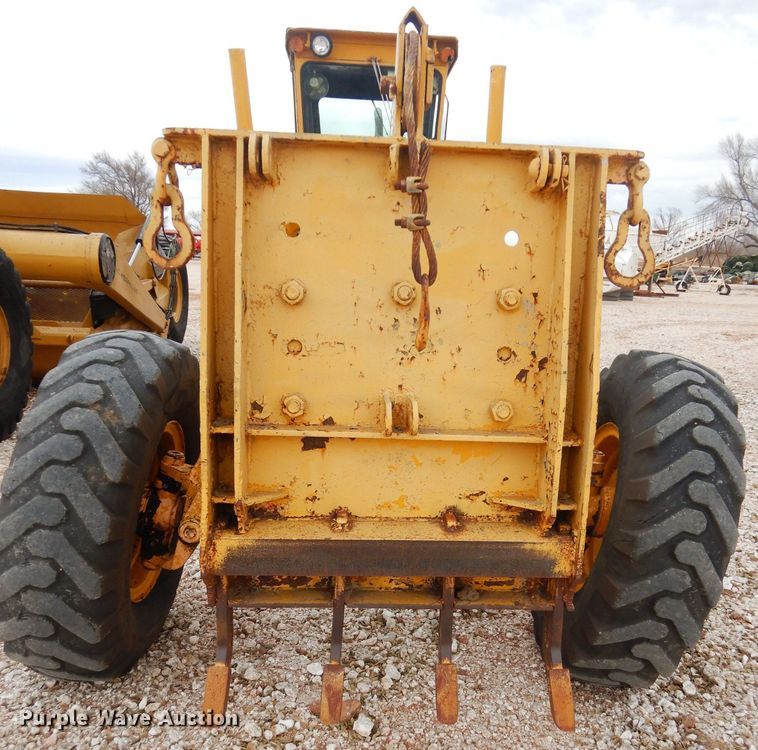 image for item GF9845 1980 John Deere 670A motor grader