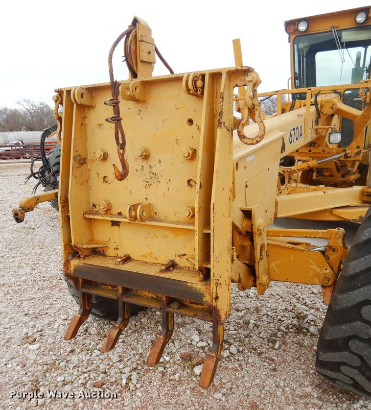 image for item GF9845 1980 John Deere 670A motor grader
