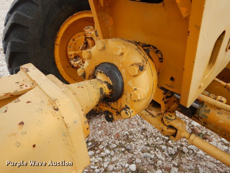 image for item GF9845 1980 John Deere 670A motor grader