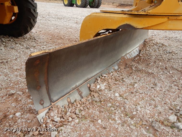 image for item GF9845 1980 John Deere 670A motor grader