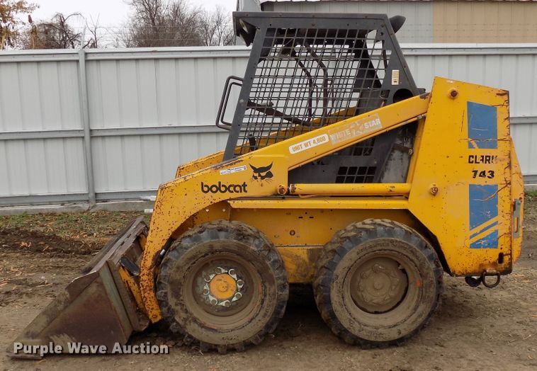 image for item GF9860 1983 Bobcat 743 skid steer